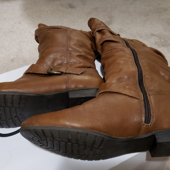 Boots - Picture 7 of 9